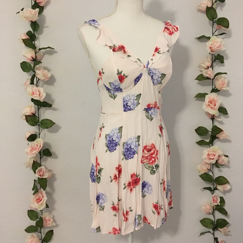 Forever 21 Floral Flutter Button Back Dress NWOT